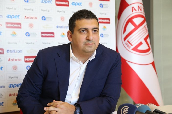 Ali Şafak Öztürk görevinden istifa etti