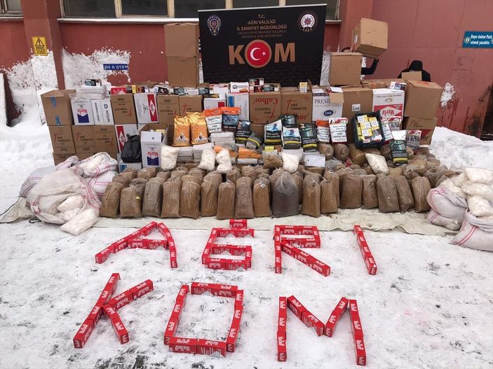a Ağrı polisi, 480 kilo kaçak tütüne el koydu