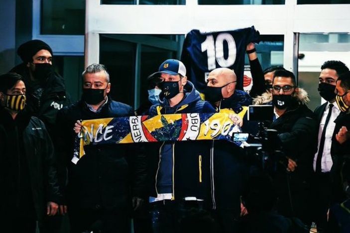 Mesut Özil: Daha güçlü döneceksin Abdülkadir Ömür