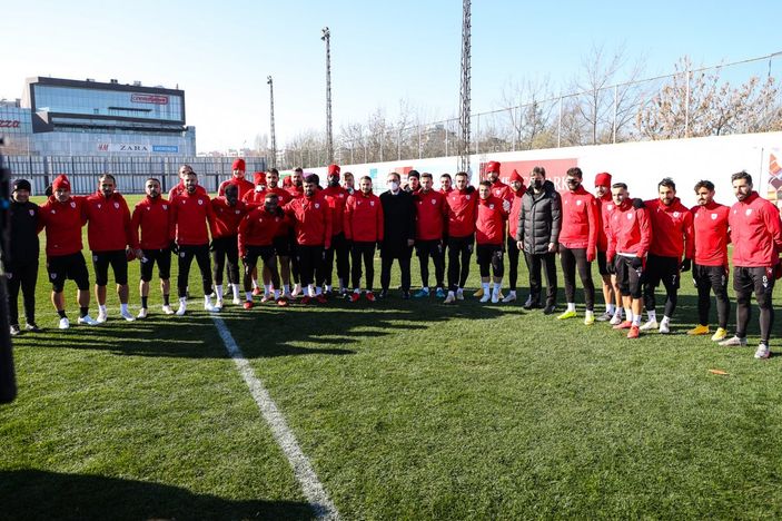 Samsunspor'un 'kara gün' anıtı açıldı
