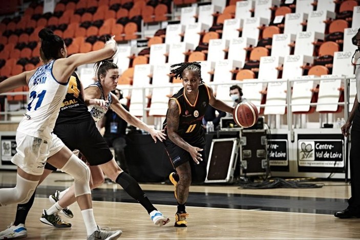 Galatasaraylı ve Fenerbahçeli kadın basketbolcular, Avrupa'da galip