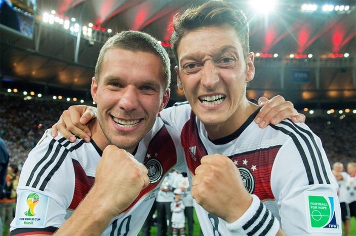 Podolski: Mesut, Fenerbahçe'yi yukarı taşıyacaktır