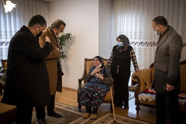 Ankara'nın en yaşlı iki kadını korona aşısını oldu