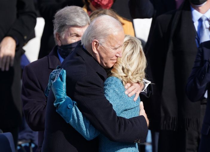 Biden, başkanlık kararnamelerini imzaladı