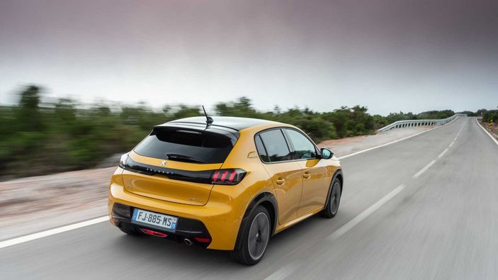 PEUGEOT 208