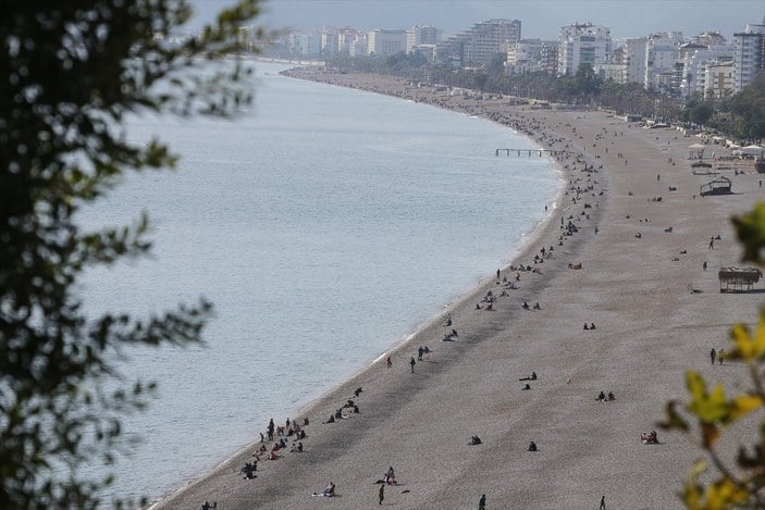 Antalya'da ocak ayında denizin tadını çıkardılar