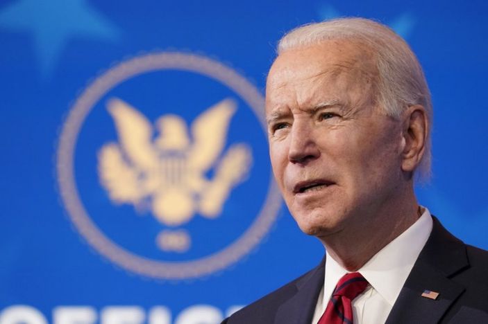 Joe Biden, yerlerde uyuyan Ulusal Muhafızlardan özür diledi