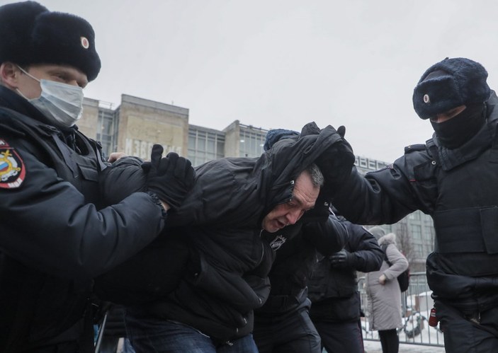 Rusya'nın doğu kentlerinde ‘Aleksey Navalnıy’ protestoları başladı