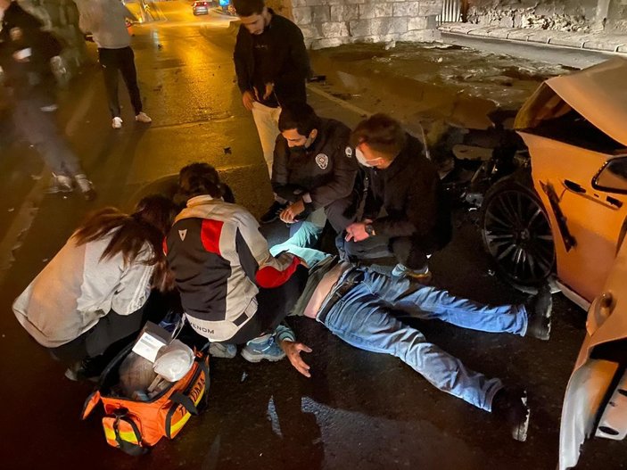 İstanbul'da makas atma kazası kamerada