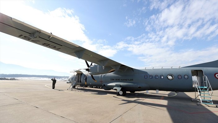 Hulusi Akar, Deniz Kuvvetleri'nin yeni uçağını inceledi