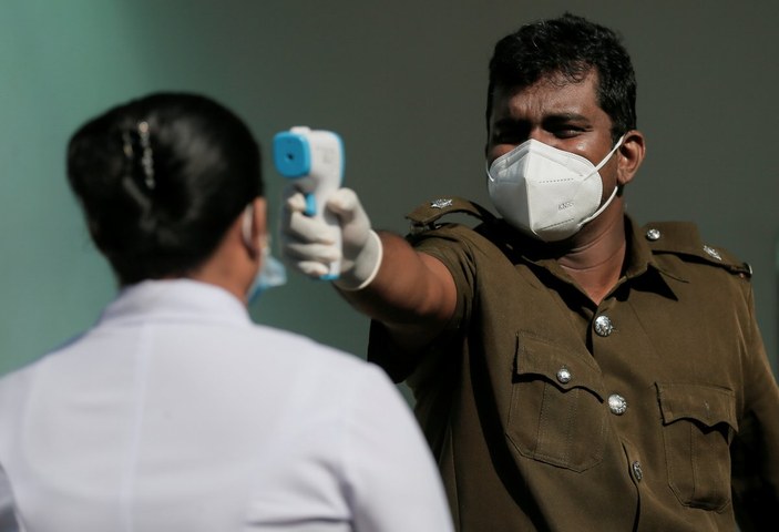 Koronavirüsten korunmak için iksir içen Sri Lankalı bakan, virüse yakalandı
