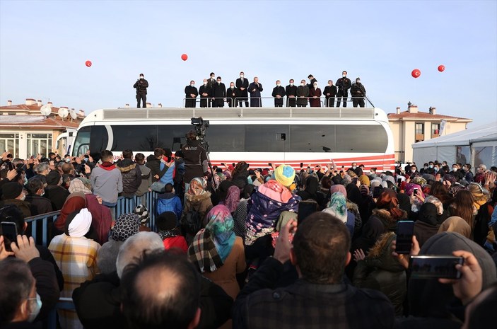 Cumhurbaşkanı Erdoğan, Elazığ'daki deprem konutlarını havadan inceledi