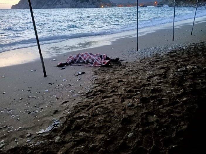 Datça’da kayıp balıkçıyı ararken kimliği belirsiz erkek cesedi bulundu