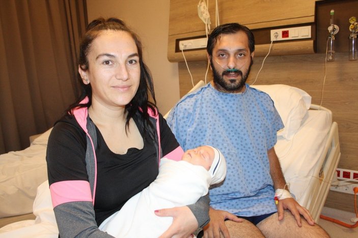 Antalya'da hastanede yaşam mücadelesi verirken oğlu dünyaya geldi