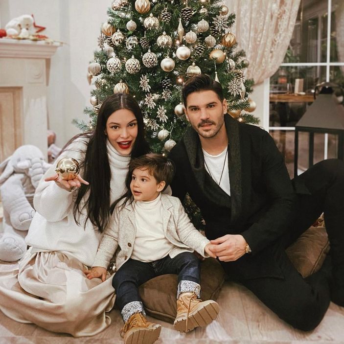 Almeda Abazi: Sosyal medya kapansa da kurtulsak