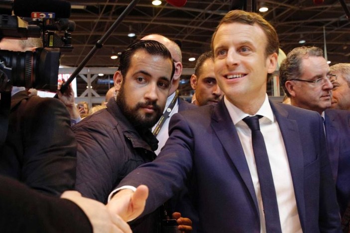 Emmanuel Macron’un eski yakın koruması, evrakta sahtecilikten yargılanacak