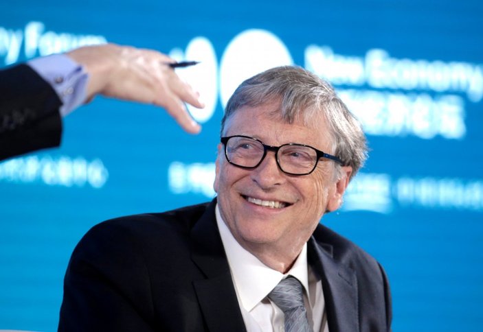 Bill Gates, insanlara çip takılacağı iddiasına yanıt verdi