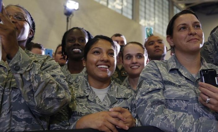 ABD'de ordudaki kadınların oje ve ruj kullanımına izin verildi