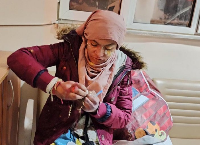 Bursa'da evsiz kadın, donmaktan kurtarıldı