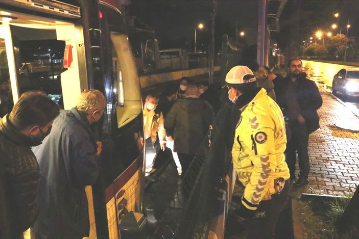 a Samsun'da hemzemin geçitteki tramvay yayaya çarptı