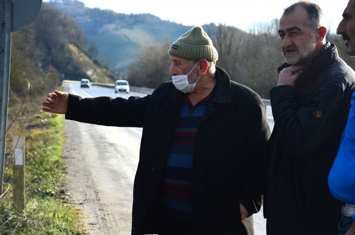 i Sakarya'da kontrolden çıkan araç tarlaya uçtu