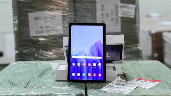 500 bin tablet bilgisayar, öğrencilere teslim edildi