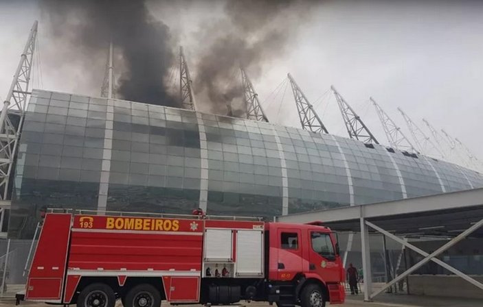 Brezilya’daki Dünya Kupası stadında yangın