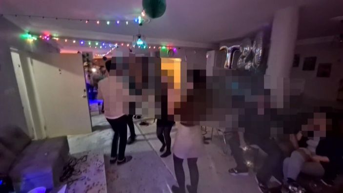 Kocaeli'de dolandırıcı, parti yaparken yakalandı