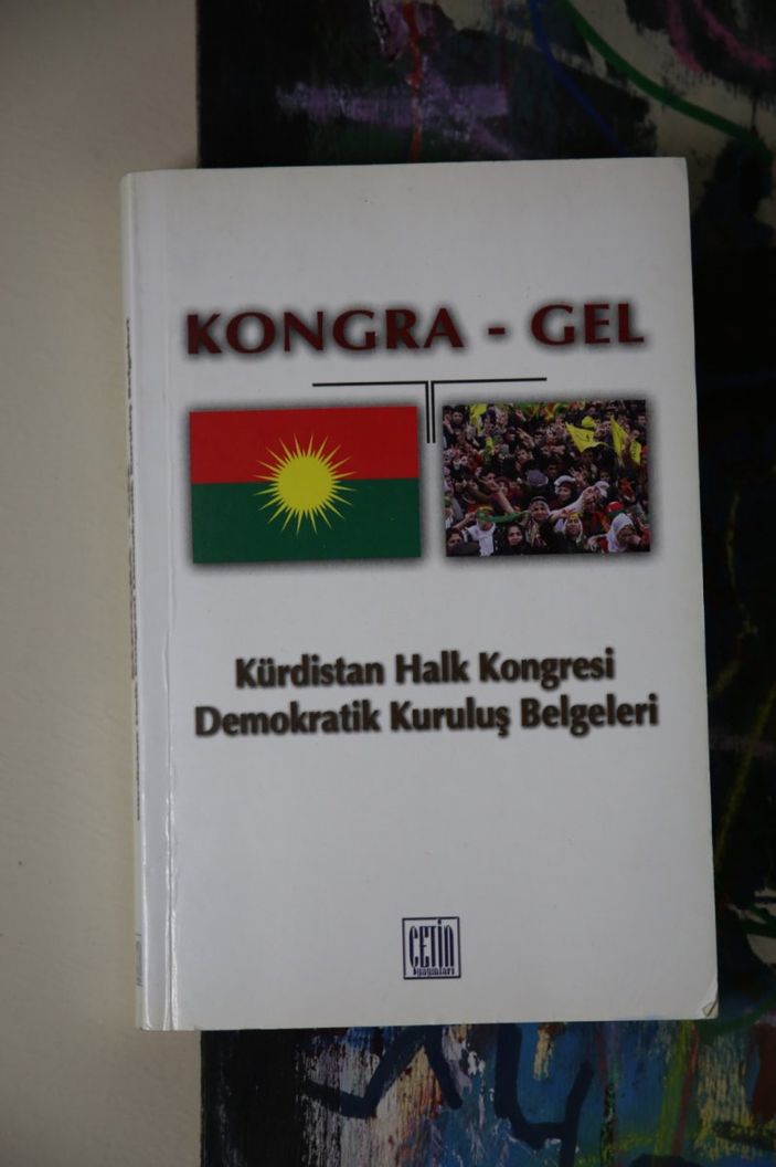 i LGBT Kulüp Odası'nda PKK materyalleri