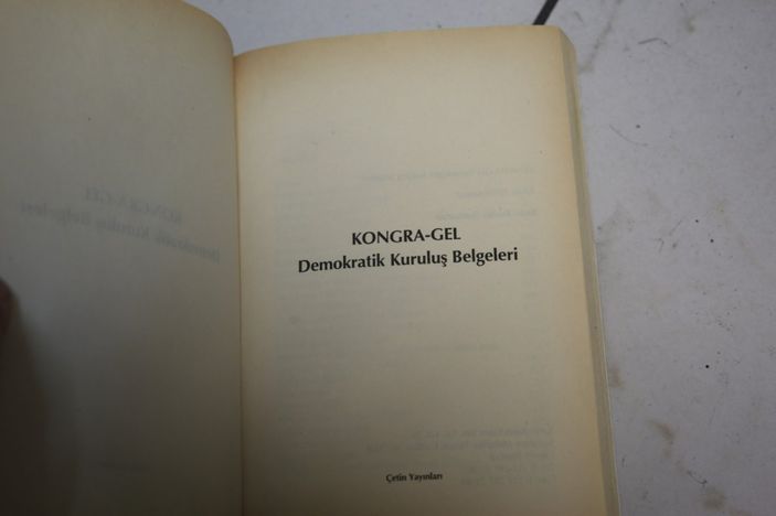i LGBT Kulüp Odası'nda PKK materyalleri