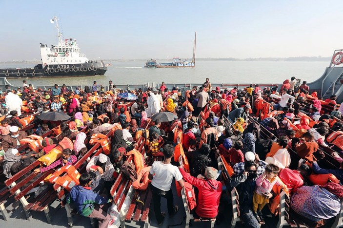 Bangladeş, tepkilere rağmen Arakanlı Müslümanları Bhasan Char Adası'na gönderiyor