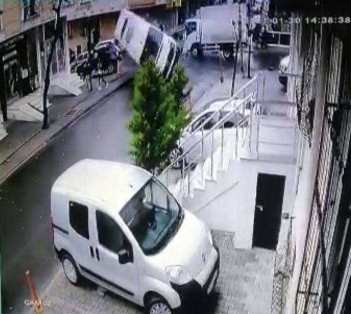 i Sancaktepe’de gençlerin ölümden kıl payı kurtuluşu