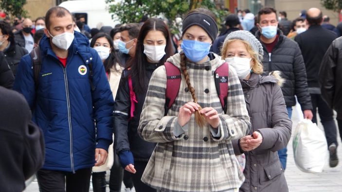 İstiklal Caddesi’nde tedirgin eden yoğunluk