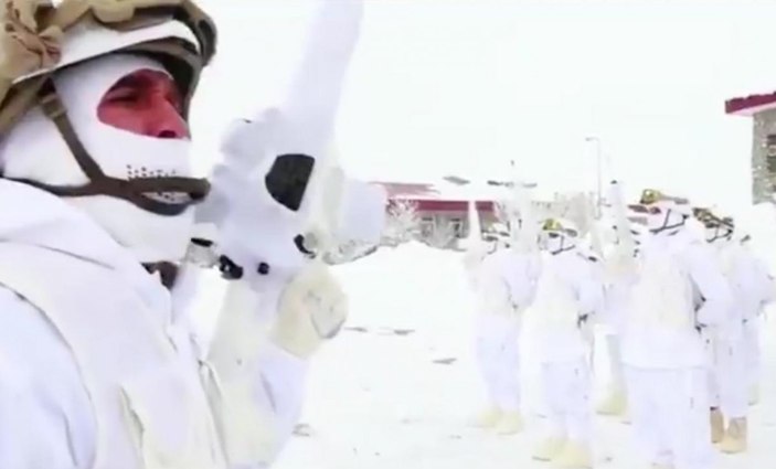 Tunceli'de jandarma komandolardan 'Her yerde ben varım' mesajı