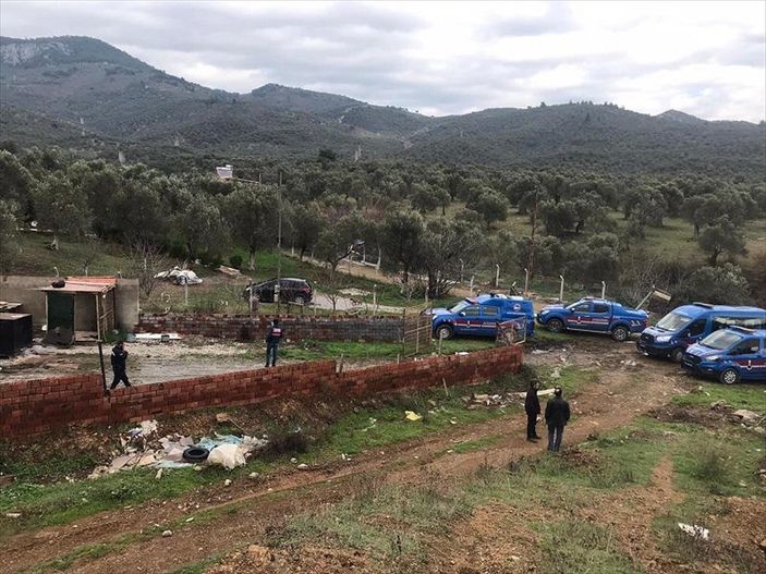 a Balıkesir'de hırsızlık şüphelisi 4 kişi tutuklandı