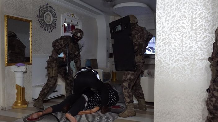 Bursa'da 600 personelle uyuşturucu operasyonu