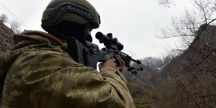 PKK'lı 2 terörist teslim oldu