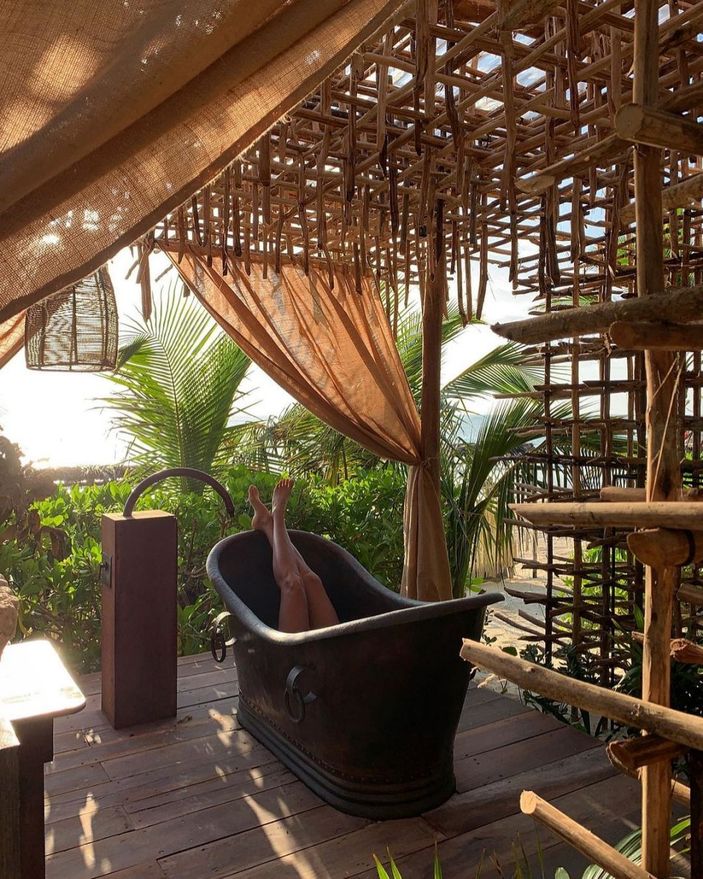 Eda Taşpınar, tatilde