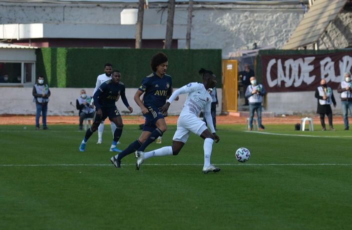 d Luiz Gustavo derbi öncesi sakatlandı