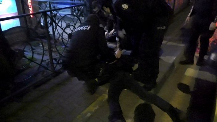 d Bursa’da kısıtlamada yakalandılar: Bize ceza yazamazsınız