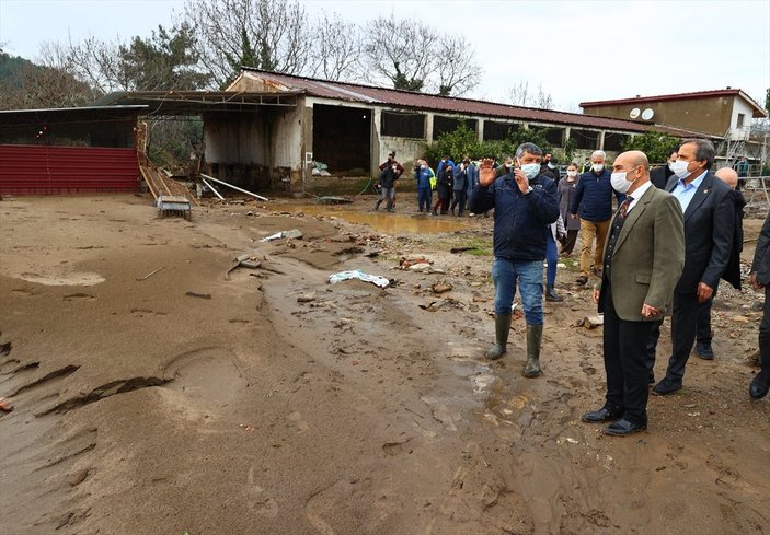 CHP heyeti, sel felaketinin yaşandığı İzmir'de incelemelerde bulundu