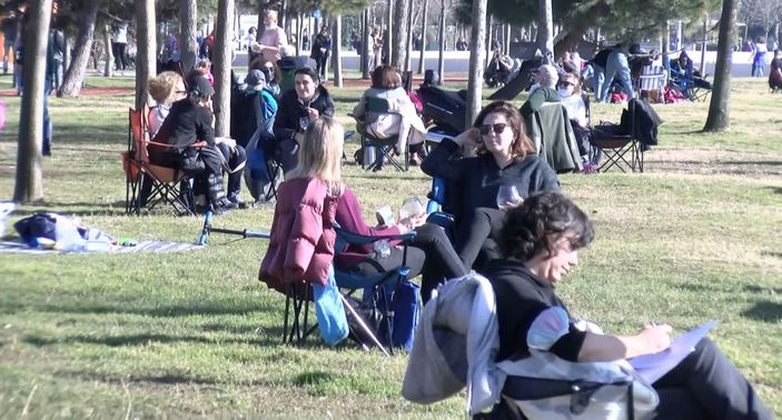 d İstanbul'da güneşli hava, koronavirüsü bir anlığını da olsa unutturdu