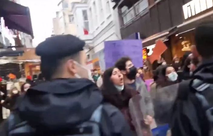 Kadıköy'de protestocular, katil polis sloganı attı