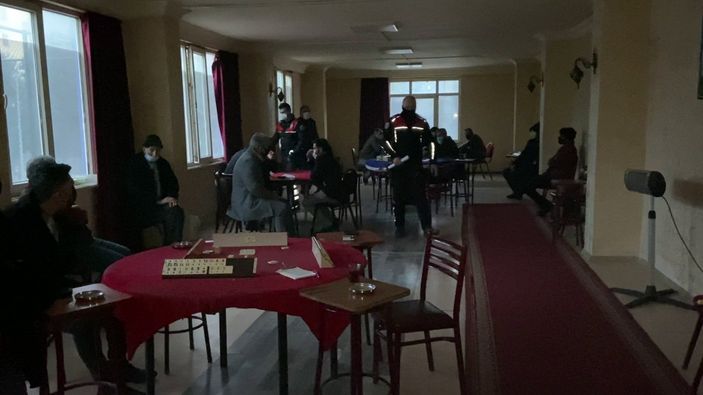 i Esenyurt’ta okey masasında yakalandı, camdan atlayarak kaçtı