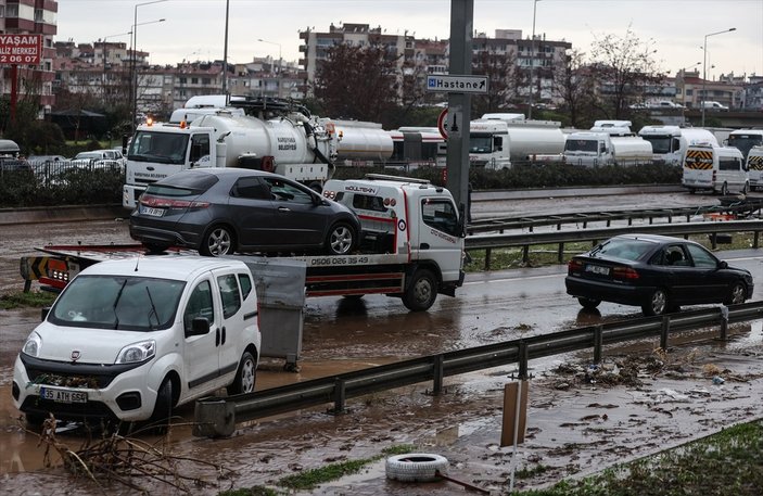 İzmirlilerden Boğaziçi protestolarına destek