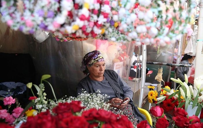 Sevgililer Günü'nde çiçekçiler çalışıyor mu? 14 Şubat'ta çiçekçiler açık mı, kaça kadar?