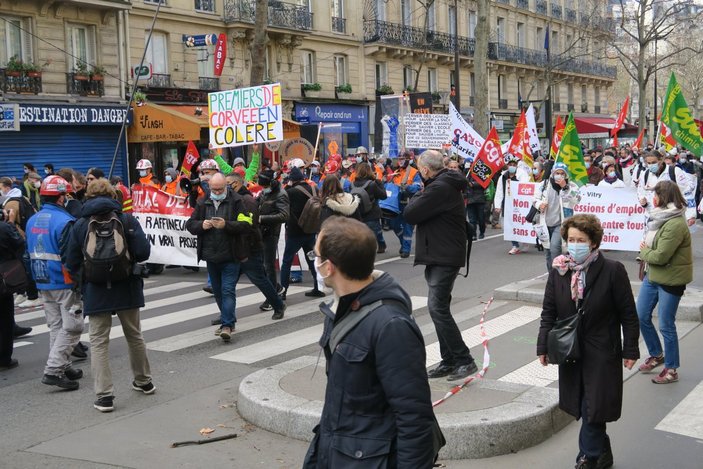 Fransa’da 175 kent ve kasabada 'işten çıkarma' protestosu