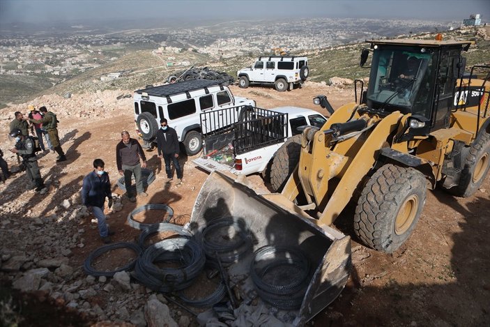 İsrail askerleri, Filistinlilerin evini yıktı