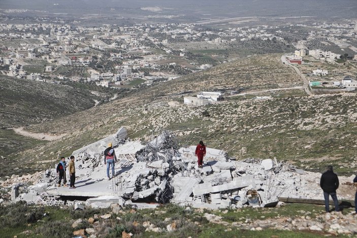 İsrail askerleri, Filistinlilerin evini yıktı