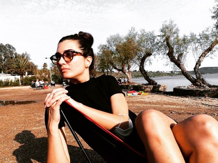 Tuba Büyüküstün'den güneşli paylaşım